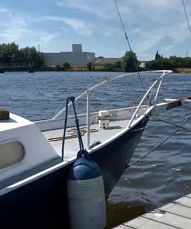 Boat & Bed Tekne Brugge