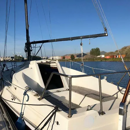 Boat & Bed